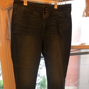 Medium wash lane Bryant skinny jean size 20